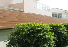 ต่อเติมรั้วให้สูงขึ้น รั้วบ้านสวยๆไม้ระแนงโดยลอฟท์ เด คอร์ ต่อเติมรั้วบ้านไม้ระแนง